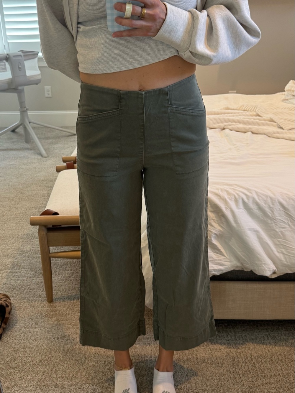 Olive Wide-Leg Women’s Cropped Pants